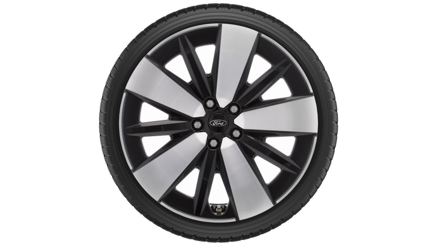 Ford All-Electric Capri (ab 10/2024) 19 Zoll Winterkompletträder Vorne: 235/55 R19 105 V XL-Nokian & Hinten: 255/50 R19 107 V XL-Nokian